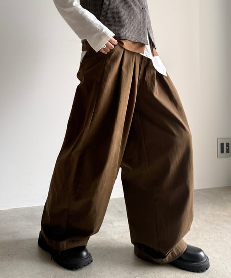 wide two tuck pants