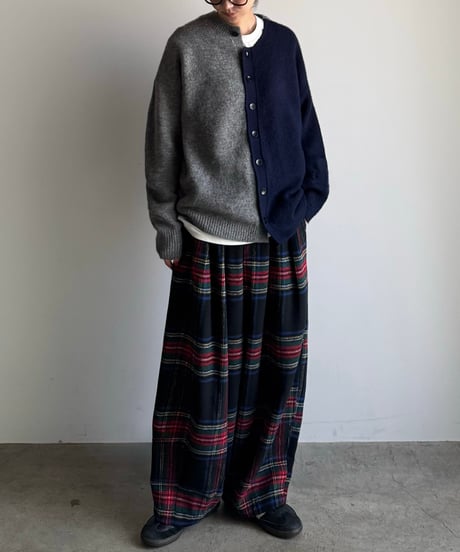 color separate cardigan