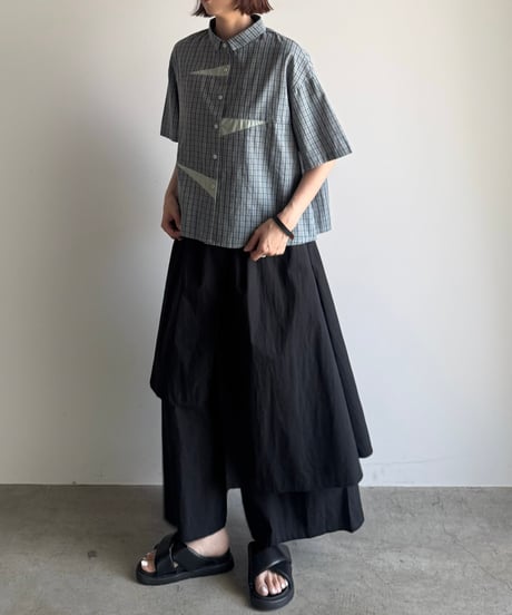 switch color check shirt