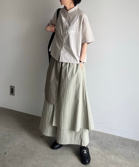 switch color check shirt