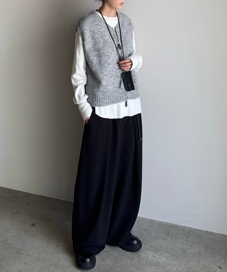 front zip knit vest