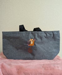 刺繍保冷保温バッグ②Hiモモンガ　しっぽこげ茶さん