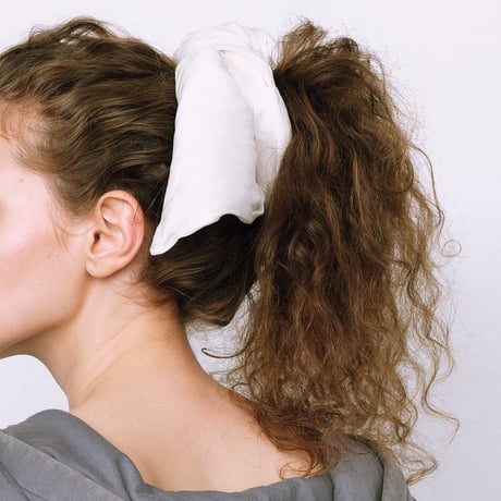 Silk Square Large Scrunchie (WHT)