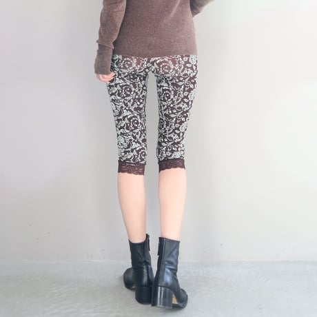 Lace-Trim Mid-Calf Shorts (Brown)
