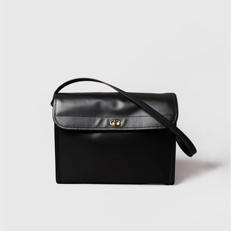 LEATHER FLAP BAG M