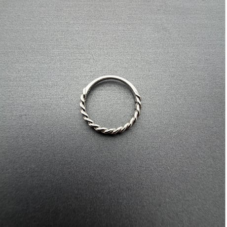 narrow twist ring 925