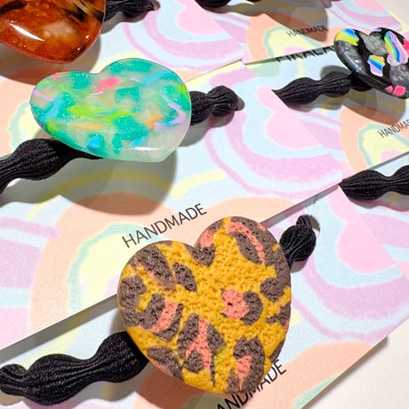 BIG HEART HAIR TIE