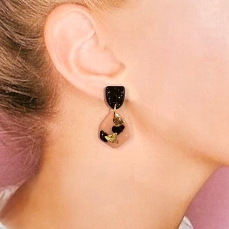 BEIGE×GOLD FOIL IRREGULAR HEXAGON ピアス