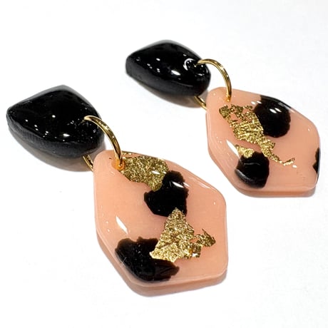 BEIGE×GOLD FOIL IRREGULAR HEXAGON ピアス