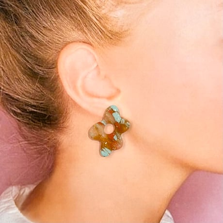 FLOWER×CARAMEL MARBLE STUD ピアス/イヤリング