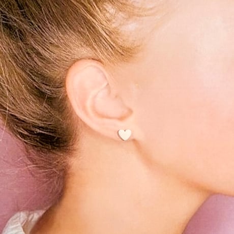 TINY HEART STUD ピアス/イヤリング