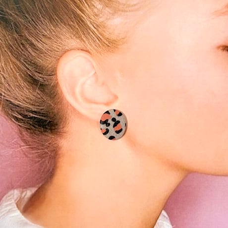 LEOPARD OVAL STUD mat ピアス/イヤリング