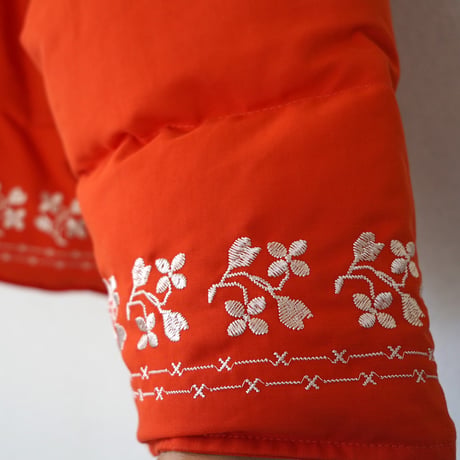 Flower刺繍 ダウンジャケット｜THE TINY BIG SISTER