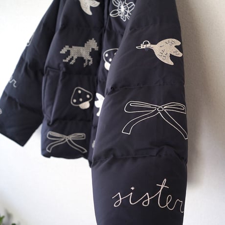 モチーフ 刺繍 ダウン｜THE TINY BIG SISTER