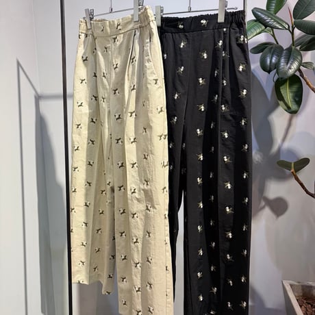 【Mylanka】フラワー刺繍タックパンツ［M31502］