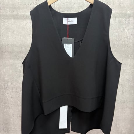 【TRANOI.】バックスリットキーネックジレ［214R228］