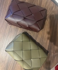 クロスボディバッグ