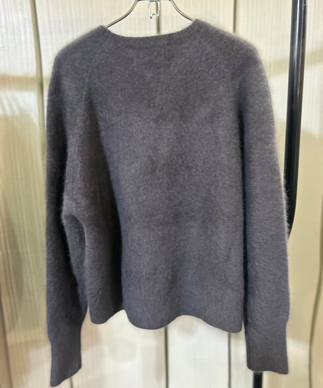 Lilly Lynque ラクーンクルーネックトップス