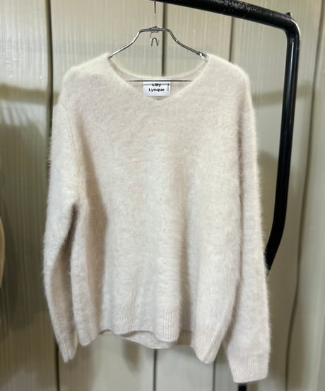 Lilly Linque フォックスカシミヤVネックニット