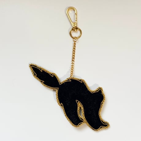 ザリ刺繍／黒猫／バッグチャーム