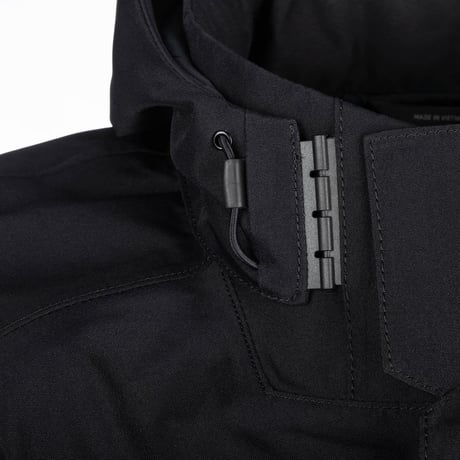 【先行予約】 TERRAIN ONE-PIECE<Black - Monument>中綿タイプ