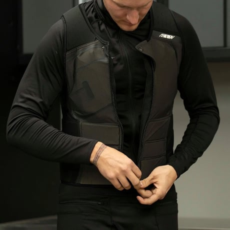 R-MOR PROTECTION VEST<Pirate Black>