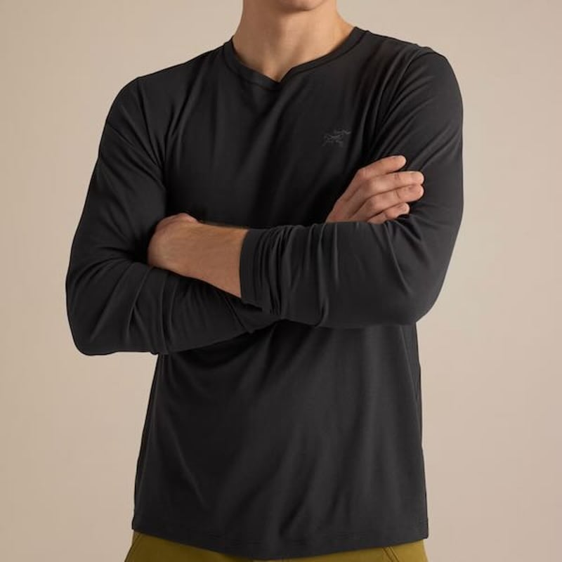 アークテリクス　コーマッククルーロングスリーブ　メンズ　ブラックM ARC'TERYX】コーマック クルー ロングスリーブ メンズ / Cormac LS Me