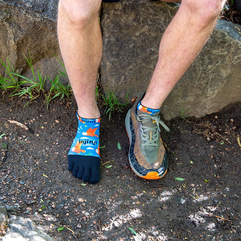 injinji】アーティストデザイン ランライトウェイトノーショウ