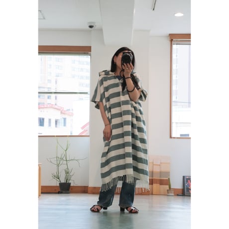 jonnlynx "sabahar hooded poncho"