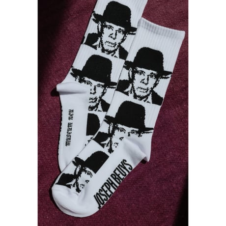 museum neu  "Joseph Beuys Warhol Socks"