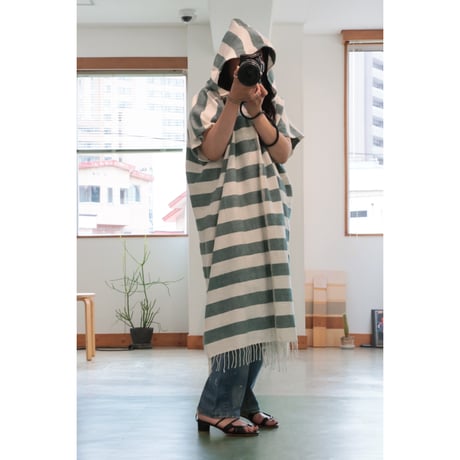 jonnlynx "sabahar hooded poncho"