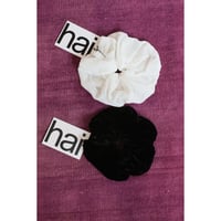 hai "Velvet Scrunchie"