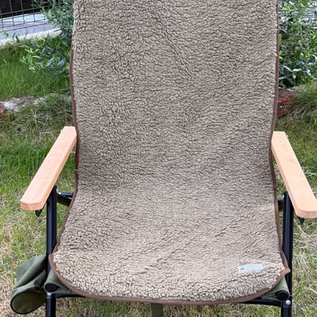 赤外線を吸収して発熱するsliva knitで作ったチェアマット