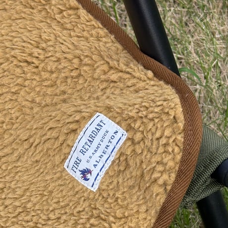 赤外線を吸収して発熱するsliva knitで作ったチェアマット