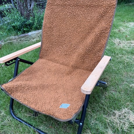 赤外線を吸収して発熱するsliva knitで作ったチェアマット