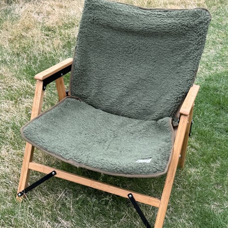 赤外線を吸収して発熱するsliva knitで作ったチェアマット