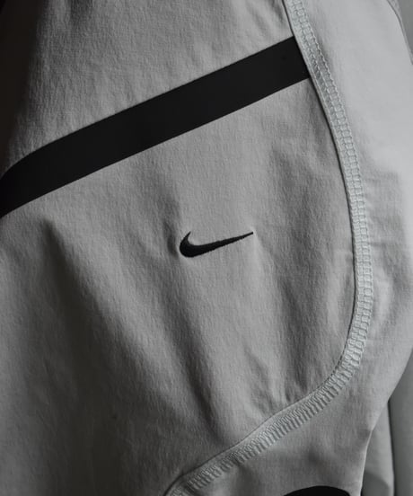 Nike Tech Woven Windrunner Full-Zip Jacket Light Silver