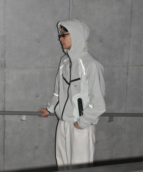Nike Tech Woven Windrunner Full-Zip Jacket Light Silver