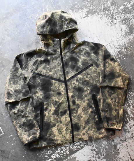 Nike Tech Woven Camo Windrunner Jacket Neutral Olive/Black