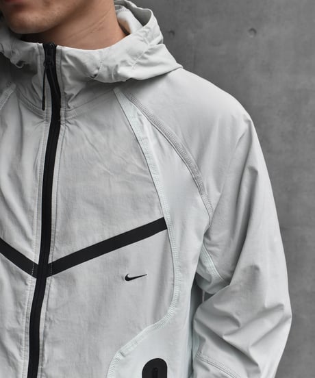 Nike Tech Woven Windrunner Full-Zip Jacket Light Silver