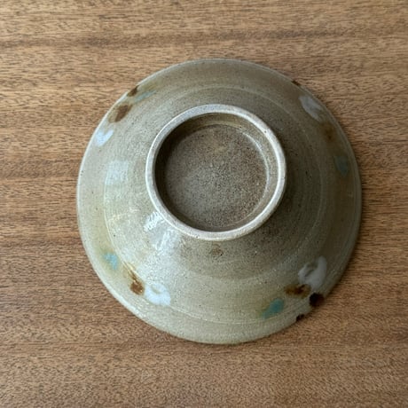 強戸窯　平どんぶり（中）ゴ平どB（直径約17.5cm)