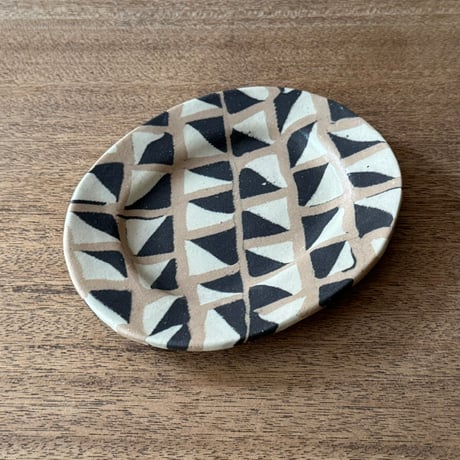 Nerikomico リムオーバル皿 N4A（約15.5×13cm)