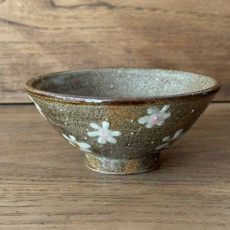 強戸窯　飯碗 (中) AゴめA （直径約12cm)