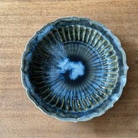 村澤陶苑 村澤享　青灰釉稜花しのぎ皿 ム1 (直径約23cm)