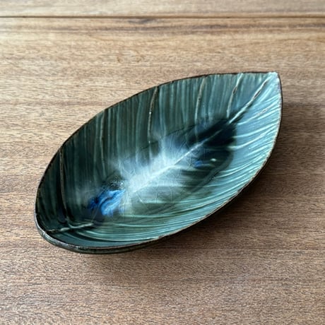 村澤陶苑 村澤享　青銅釉葉形皿 ム16A (約21×11.5cm)