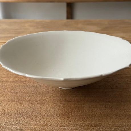 宮田竜司　マット釉稜花鉢  ミ16B (直径約22.5cm)