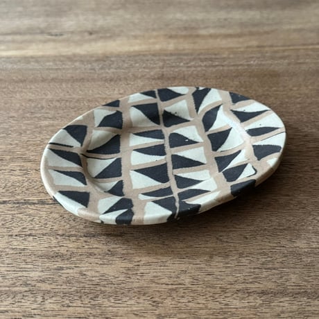 Nerikomico リムオーバル皿 N4A（約15.5×13cm)