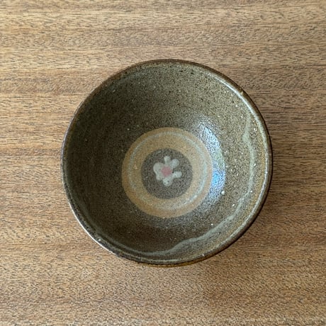 強戸窯　飯碗 (中) AゴめA （直径約12cm)