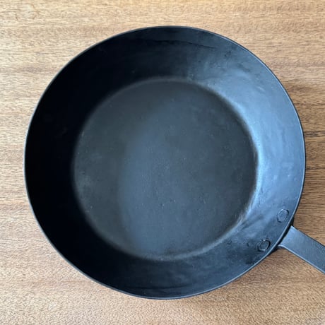 野鍛冶やまご　ちょっと深めの鉄フライパン 22cm や22