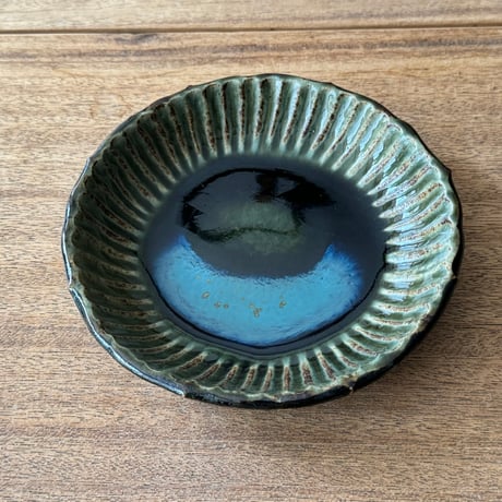 村澤陶苑 村澤享　青銅釉稜花しのぎ皿 ム8A (直径約18cm)